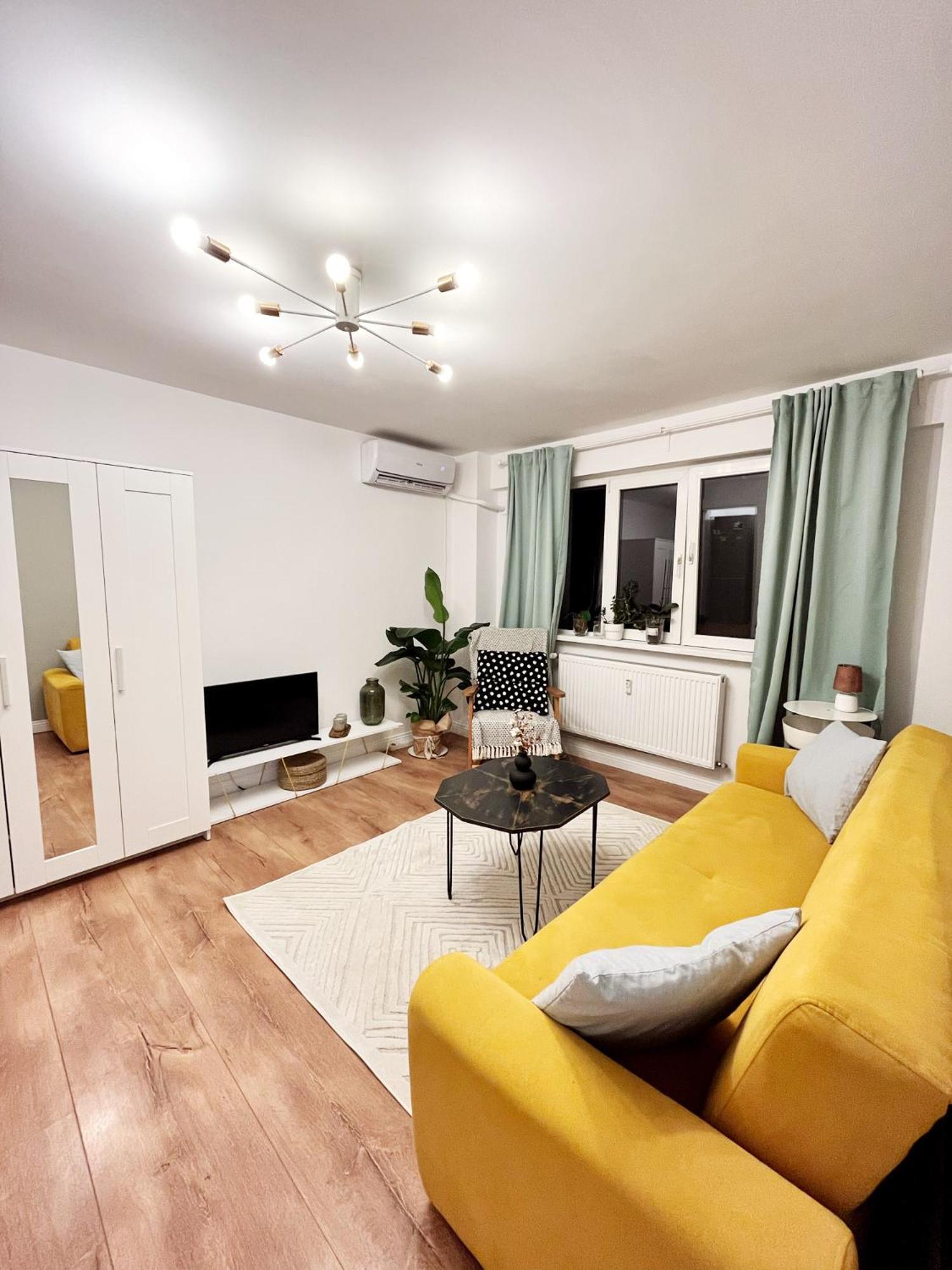 Lola'S Apartament Close To City Center Бухарест Екстер'єр фото
